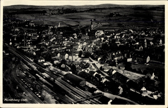 Ak Münchberg in Opper-Franken, Beieren, luchtfoto van de plaats