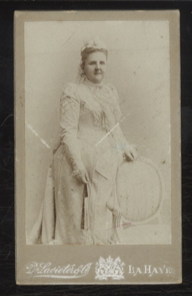 CdV portrait Emma Queen of the Netherlands and Duchess of Luxembourg, née v. Waldeck-Pyrmont