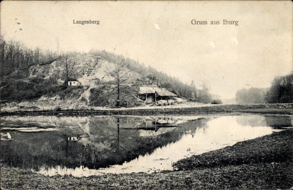 Ak Bad Iburg am Teutoburger Wald, Langenberg, Gruss aus  Landschaft mit Hügeln und Teich