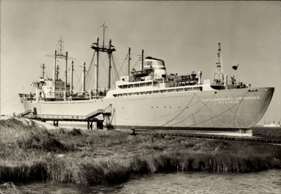 Ansichtkaart Schmarl Rostock in Mecklenburg, traditioneel scheepstype Frieden, DSR