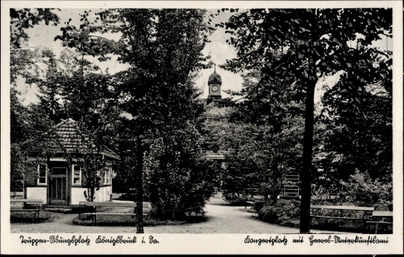 Postcard Königsbrück in Upper Lusatia, military training area, concert square with army accommodation office