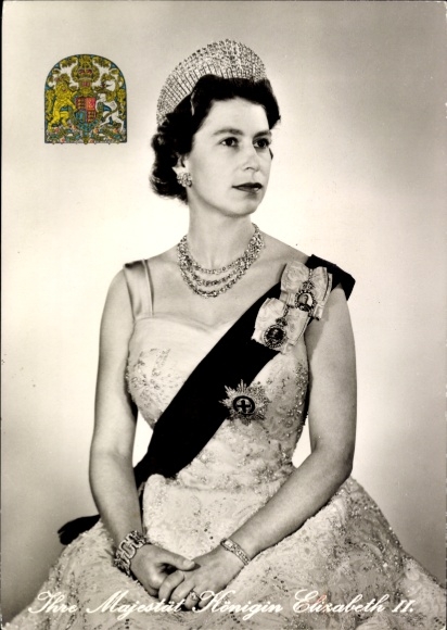 Ak Königin Elisabeth II. von England, Queen Elizabeth II., Portrait