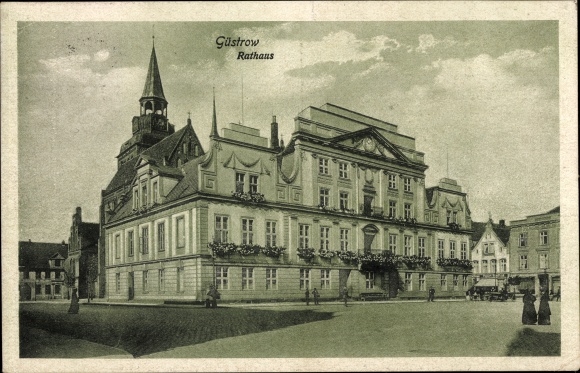 Postcard Güstrow in Mecklenburg, town hall