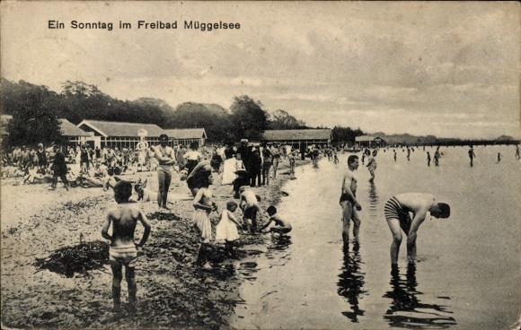 Postcard Berlin Köpenick Müggelsee, view of the lively outdoor pool