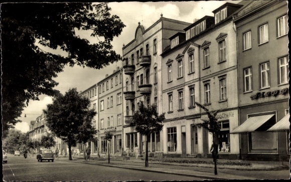 Ak Senftenberg in der Niederlausitz, Blick in die Bahnhofstraße, Apotheke