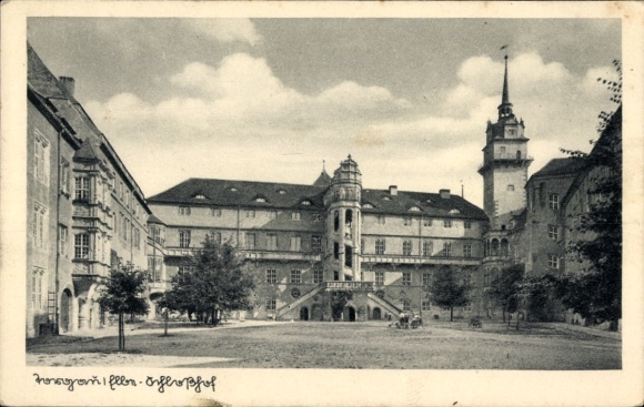 Ak Torgau an der Elbe, Schlosshof