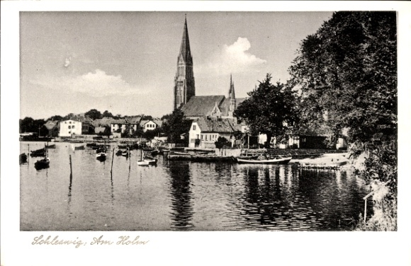 Ak Schleswig aan de Schlei, Am Holm, stadsgezicht met kerktoren, haven met boten