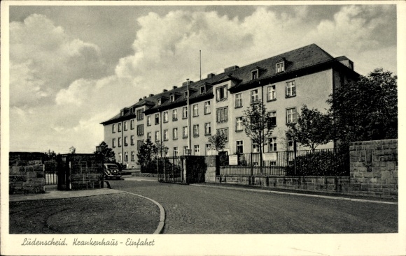 Ak Lüdenscheid, Einfahrt des Krankenhauses, Garten