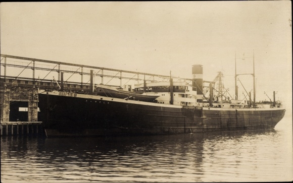 Photo Postcard freighter Ilmelo, port