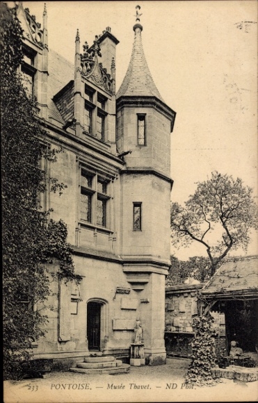 Postcard Pontoise Val d'Oise, historical architecture, Musee Thavet, nature, black wall,