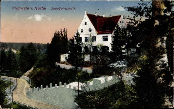 PC Grünwald Isartal, view of the castle restaurant, driveway
