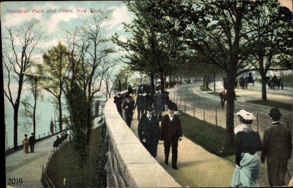 Ak New York City USA, Riverside Park und Drive,  Spaziergänger, Bäume, Weg