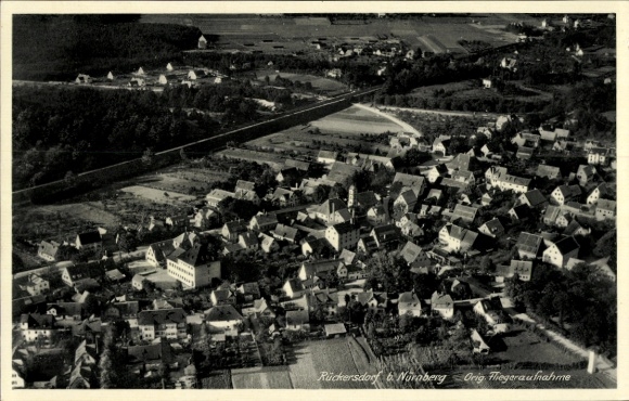 Ak Rückersdorf in Mittelfranken, Luftaufnahme von  Häuserlandschaft, nahe Nürnberg