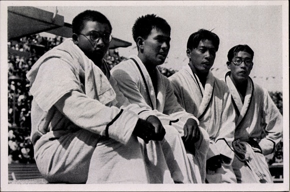 Collection picture Olympia 1936, Japanese relay runners Sugiura, Arai, Yusa, Taguchi