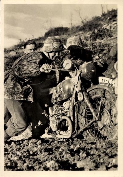Postcard Waffen-SS, motorcyclist on a Soviet road