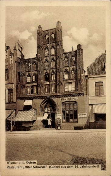 Postcard Hanseatic City of Wismar, Restaurant Alter Schwede, gable from the 14th century, Wismar ad Osts