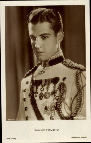 Ak Schauspieler Ramon Novarro, Uniform, Ross Verlag 4272 4