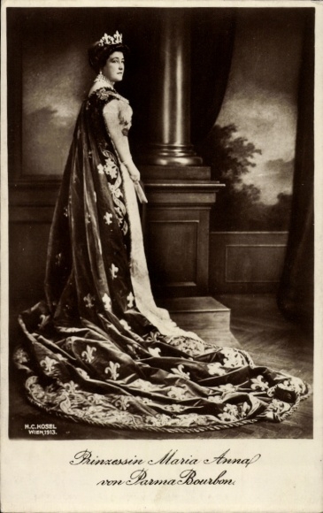 Ak Prinzessin Maria Anna von Parma Bourbon, Gewand, Krone
