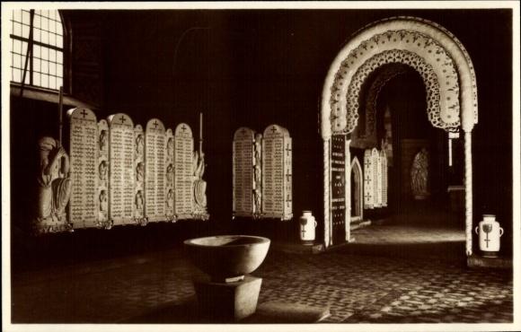 Postcard Meissen in Saxony, War Memorial Church, Porcelain, St. Nikolai, interior view
