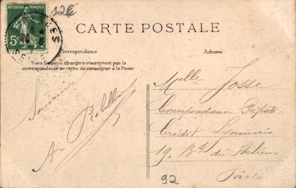 Postcard Suresnes Hauts de Seine, Kiosque à Musique, people around the pavilion, gardens