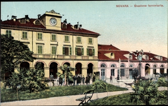 Postcard Novara Piedmont Italy, Railway station