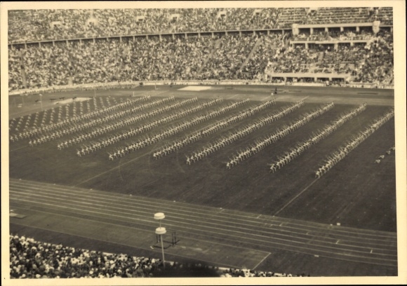 Foto Ak Olympische Spiele Berlin 1936, Massenturnen im Olympiastadion, Zuschauertribünen