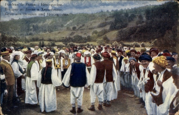 Postcard Bosnia Herzegovina, people in traditional costume, Kolo dance