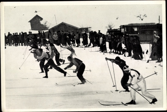 Zdjęcie z kolekcji Olympia 1936, start sztafety narciarskiej