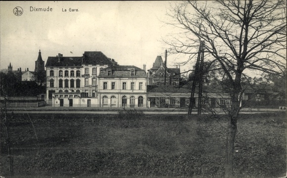 Postcard Diksmuide Dixmude West Flanders, La Gare, train station, hotel