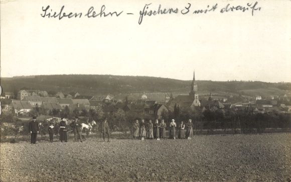 Ak Siebenlehn Großschirma in Sachsen, Gesamtansicht, Gruppenfoto, Feld, Pferd