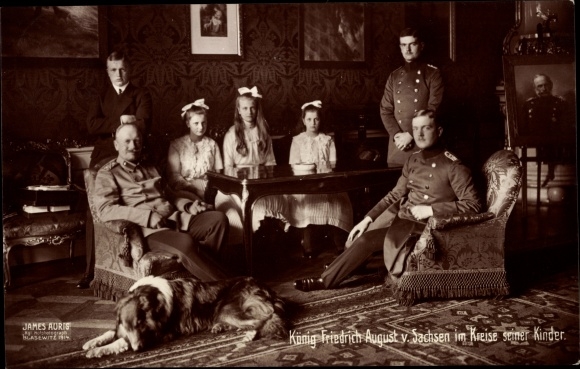 Postcard King Friedrich August III. of Saxony with his children
