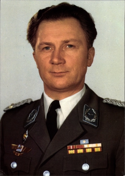 Postcard cosmonaut Sigmund Jähn, first pilot cosmonaut in the GDR, portrait