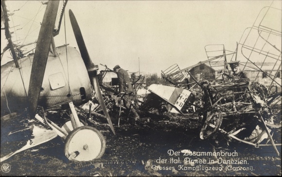 PC collapse of the Italian army in Venetia, large fighter plane, Caproni, German soldiers