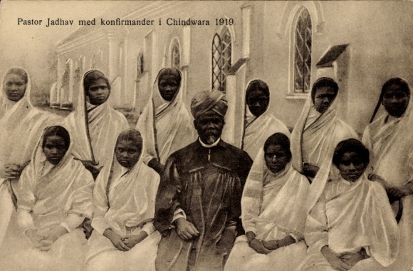 Postcard Chindwara India, Swedish Mission, Pastor Jadhav with confirmation candidates, 1919
