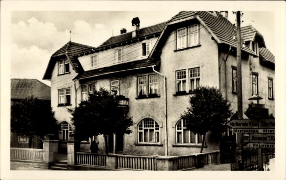 Postcard Elgersburg in Thuringia, building with skylights, trees, signpost,