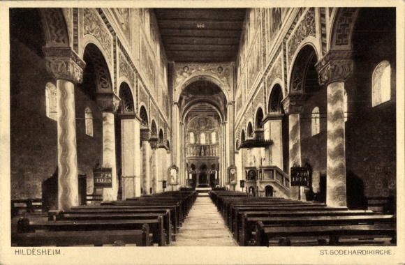 Postcard Hildesheim in Lower Saxony, interior view of St. Godehardi Church, columns, benches, altar