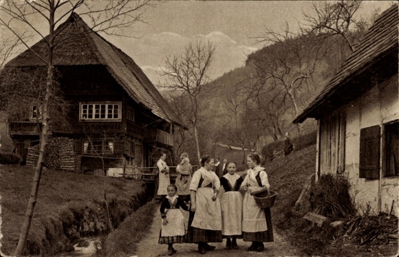 Postcard Wolfach in the Black Forest, farmhouse, people in traditional costume
