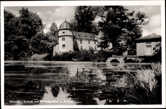Postcard Mitwitz in Upper Franconia, castle with moat and bridge