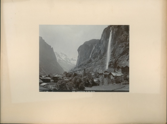 Photo Lauterbrunnen Canton of Bern, Staubbach Falls, Lauterbrunnen Valley
