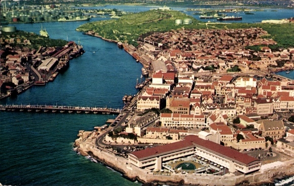 Ak Curaçao Niederländische Antillen Karibik, Luftaufnahme von  Hotel Intercontinental, Hafen, Sta