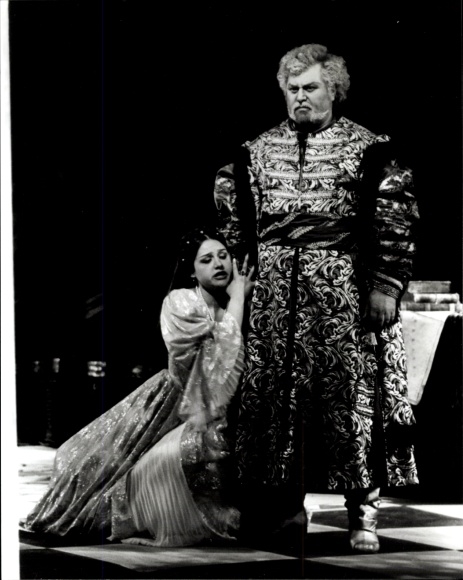 Foto Opernsängerin Tatiana Pavlovskaya als Maria und Victor Chernomortsev
