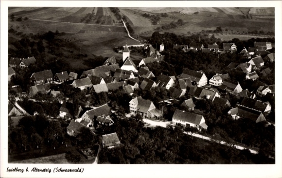 Ak Spielberg Altensteig im Schwarzwald, Fliegeraufnahme
