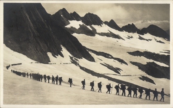 Postcard Thalwil, infantry in the mountains, mountain landscape