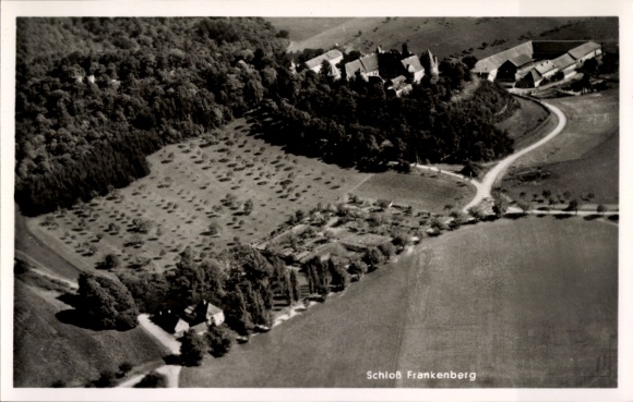 Ak Weigenheim in Mittelfranken, Schloss Frankenberg, Fliegeraufnahme