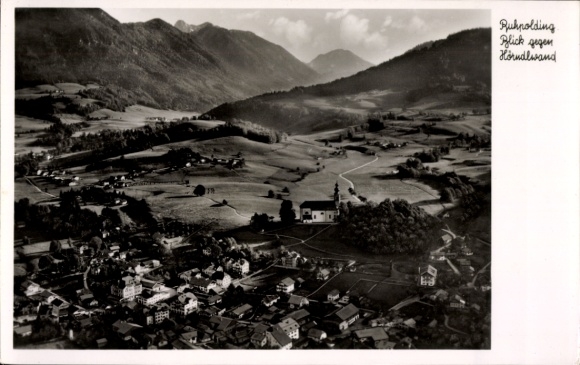 Ruhpolding in Upper Bavaria, landscape photo, mountains, village with houses, church, clouds