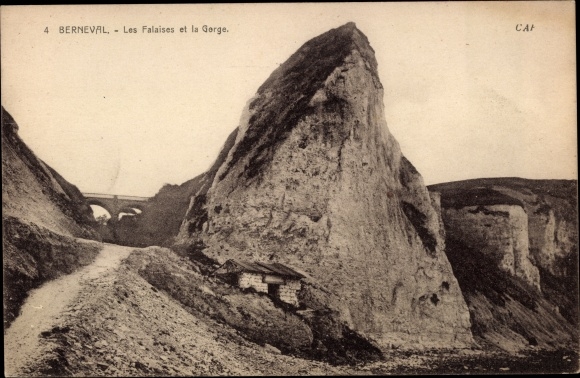 Postcard Berneval le Grand Petit Caux Seine Maritime, The Cliffs, The Gorge