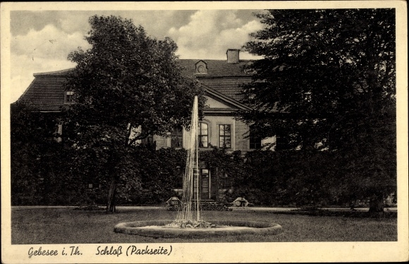 Ak Gebesee in Thüringen, Blick zum Schloss, Parkseite mit Springbrunnen