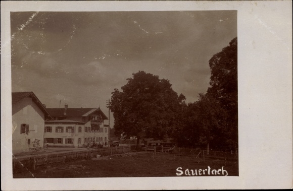 Photo PC Sauerlach in Upper Bavaria, view of the village