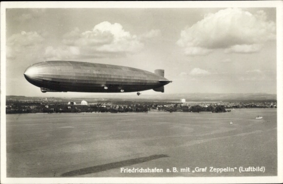 Ak Friedrichshafen aan het Bodenmeer, luchtschip Graf Zeppelin, luchtfoto