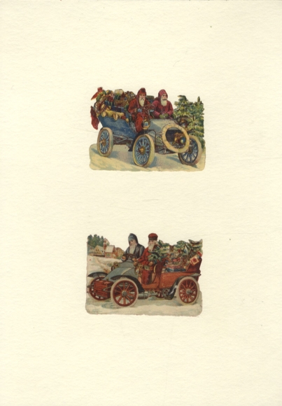 2 opłatki Świętego Mikołaja w samochodzie z zabawkami dla dzieci, każdy o wymiarach ok. 6 x 8,5 cm